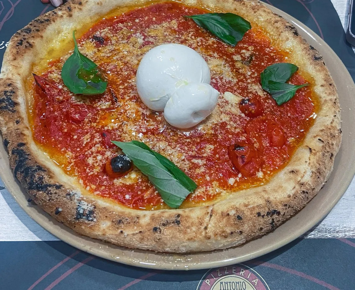 Pizzeria Antonio Sorbillo naples
