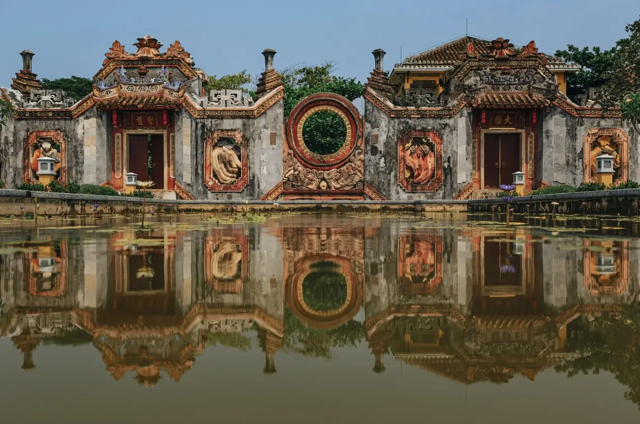 Ba Mu Temple Gates