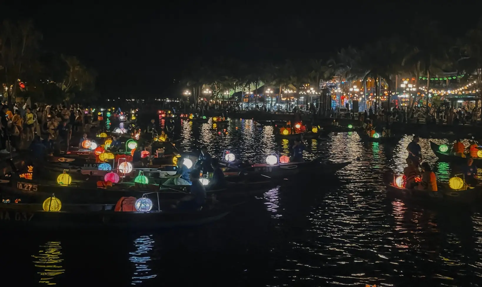 lanterns things to do night hoi an