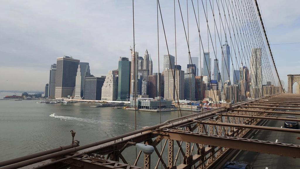 view from brooklyn bridge in New York City