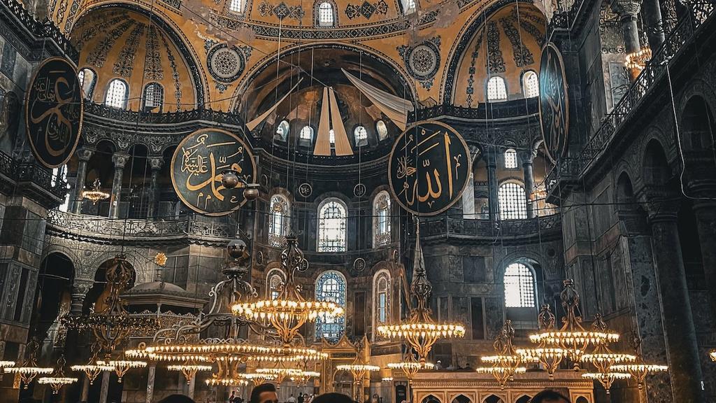 Haiga Sophia - best things to do in istanbul