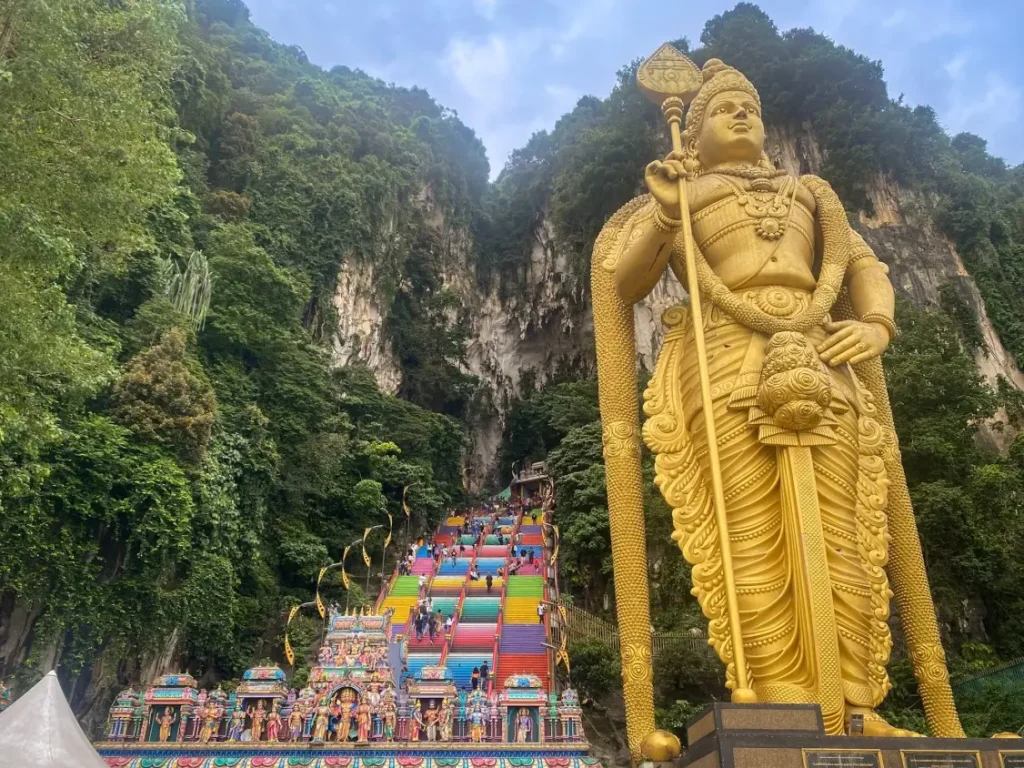 BATU CAVES IS ONE OF THE BEST FREE THINGS TO DO IN KUALA LUMPUR