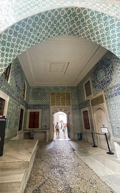 colourful arch in Topkapi Palace