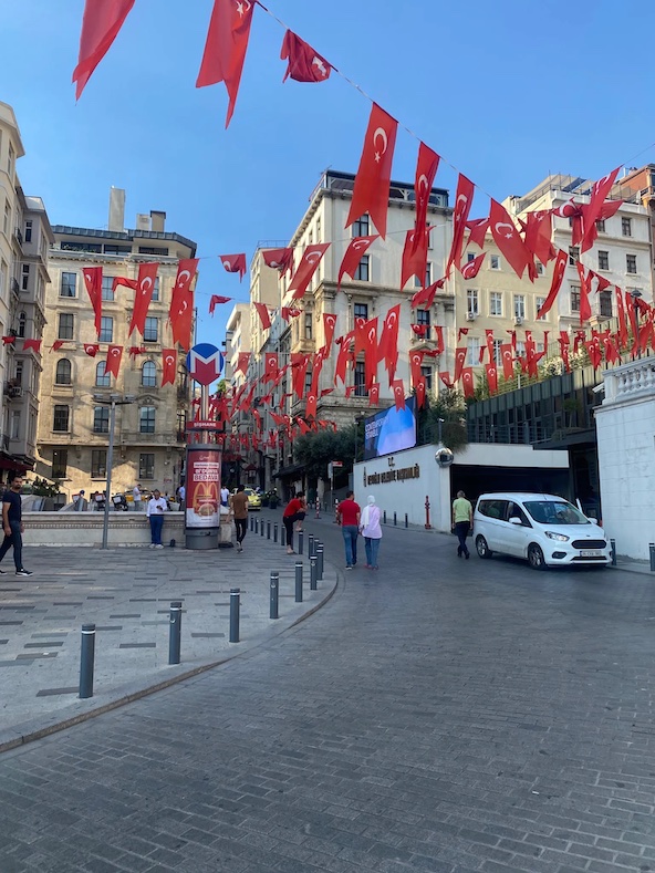 Turkish flags across ?stiklâl Avenue