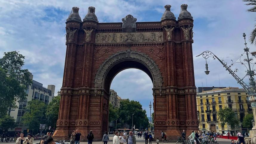 Arch de Truif - 3 days in Barcelona Itinerary