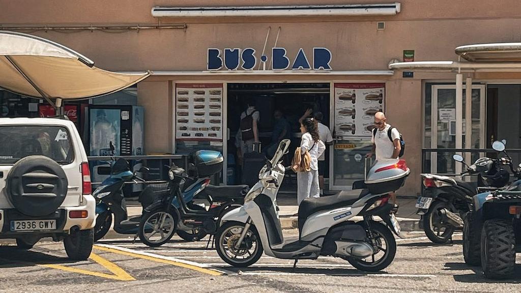 Barcelona To Tossa de Mar, bus bar