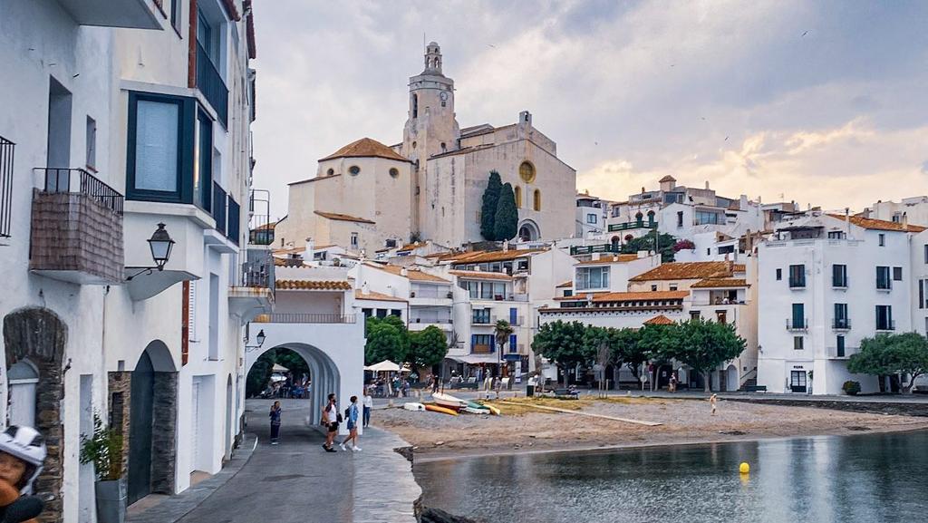 Esglesia de Santa Maria - best things to do in Cadaqués