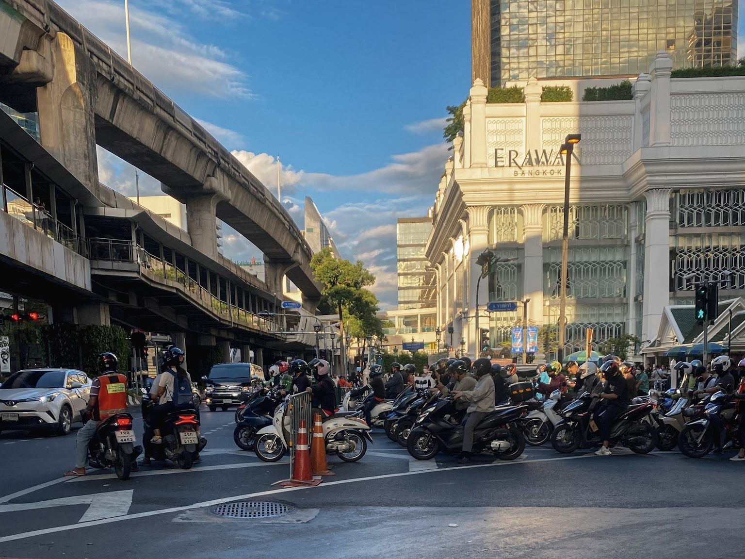 Bangkok traffic | 4 day Bangkok itinerary for first timers