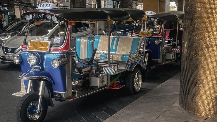 tuk tuk in Bangkok, one of the best ways to get around | 4 day Bangkok itinerary