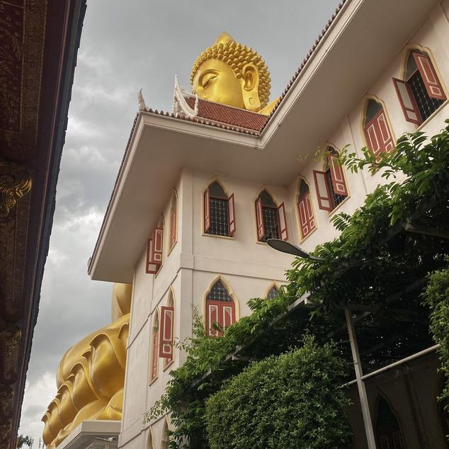 buddha statue at Wat Paknam Phasi Charoen Temple best things to do Bnagkok itinerary