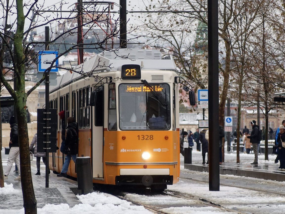 budapest-tram 3 day Budapest itinerary