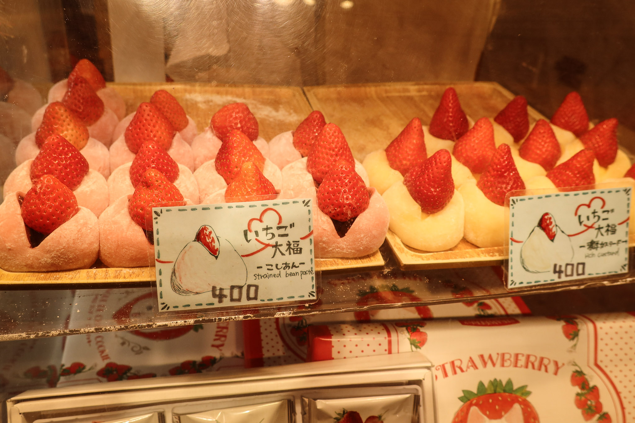 desserts at Strawberry Mania Osaka