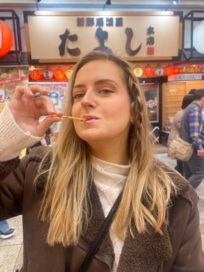 eating at Kuromon Ichiba Market | Tara Oh Reilly