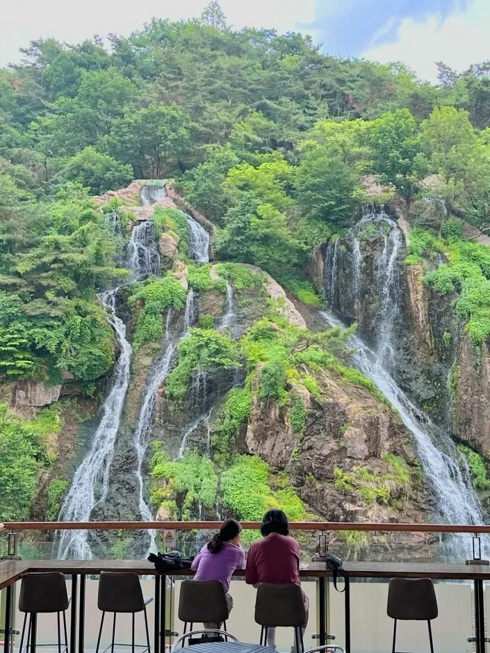 waterfall cafe seoul