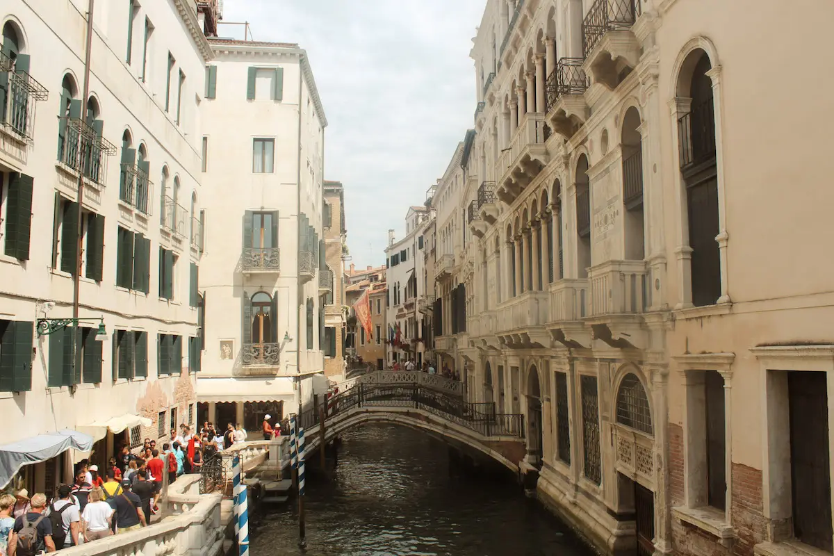 narrow streets of venice