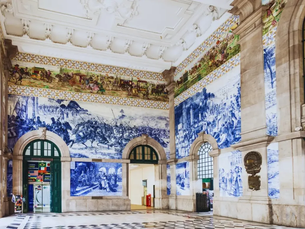 inside sao bento station 48 hours in Porto