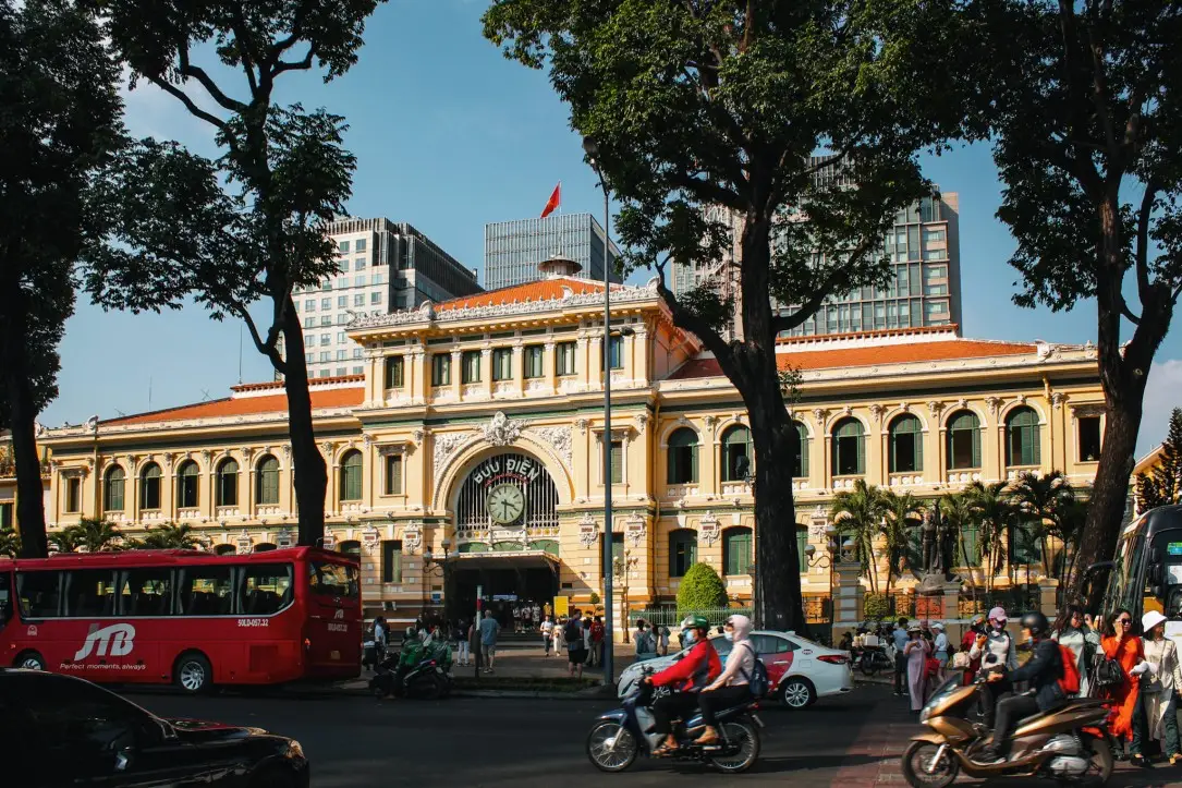 saigon post office 1 day in ho chi minh city