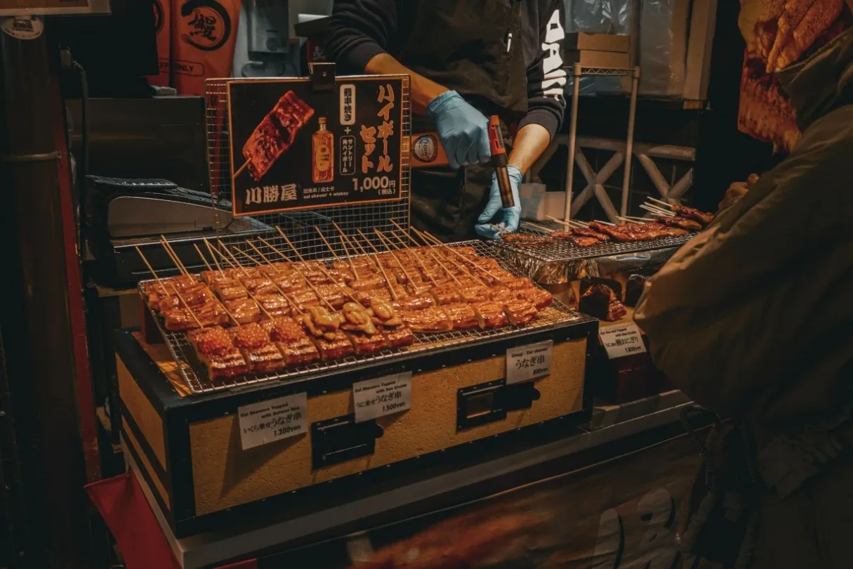 what to eat in kyoto - grilled eel at nishiki market