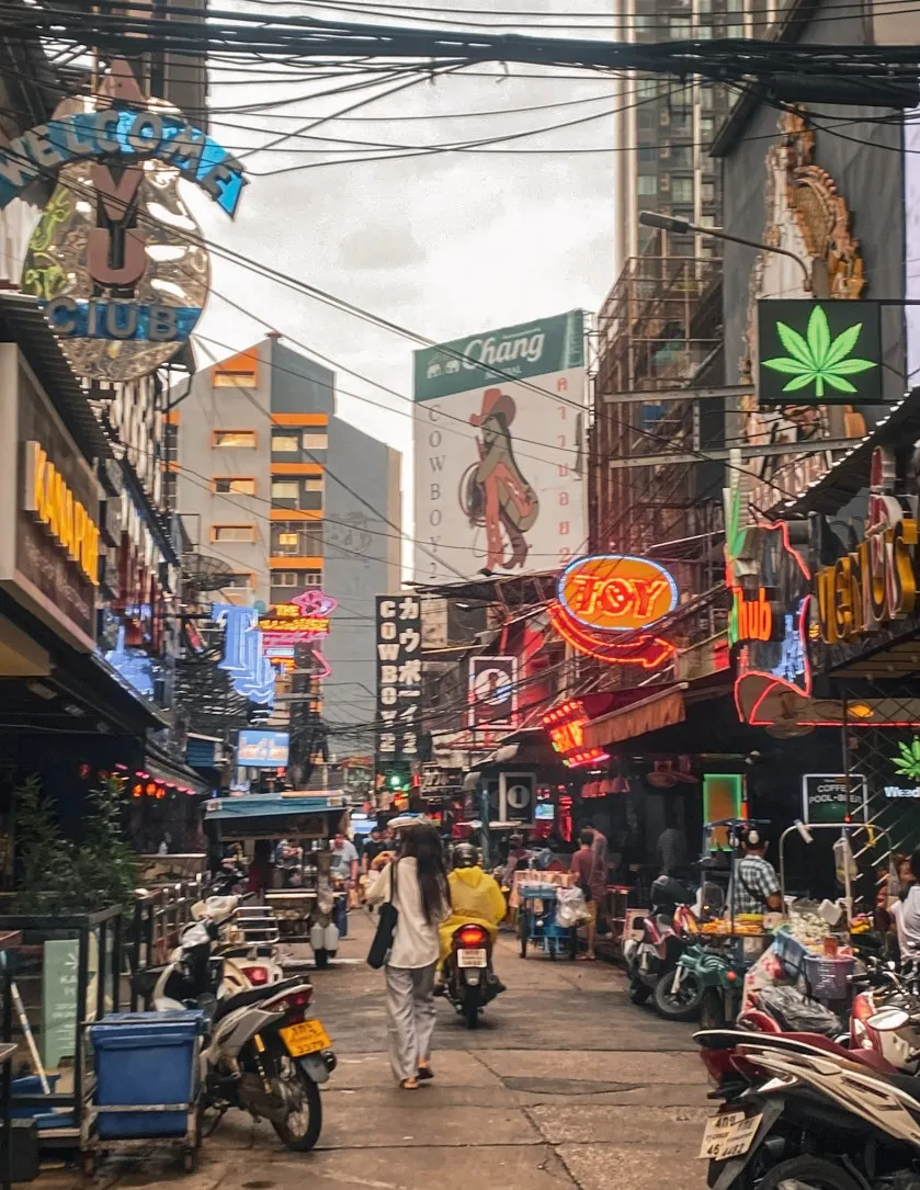 soi cowboy sukhumvit - where not to stay in bangkok
