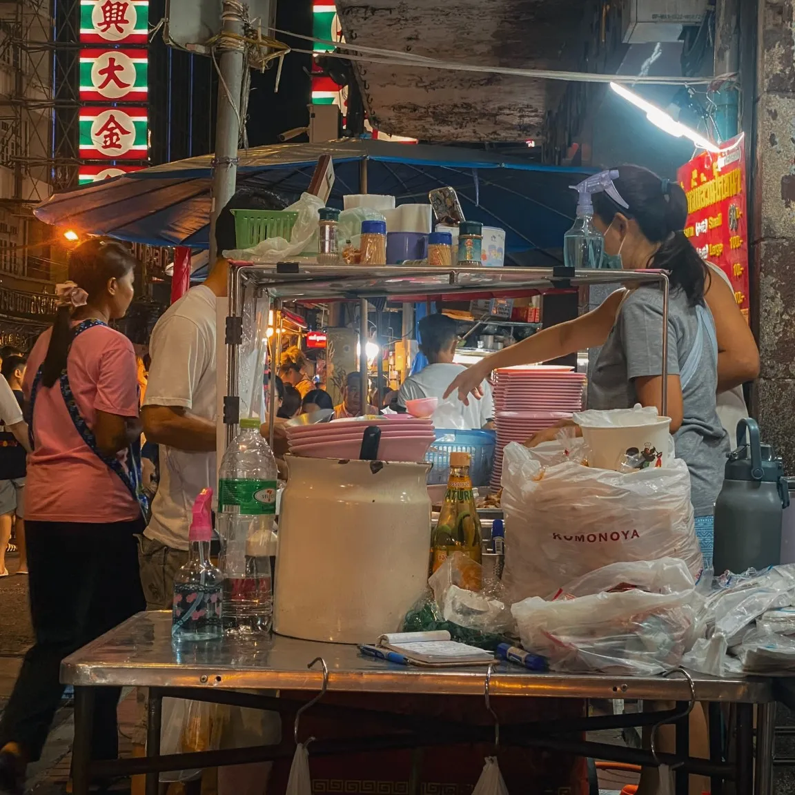 where to eat chinatown bangkok Nai Ek Roll Noodle
