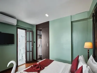 Baan Wanglang Riverside, budget guesthouse on the Thonburi bank in Bangkok