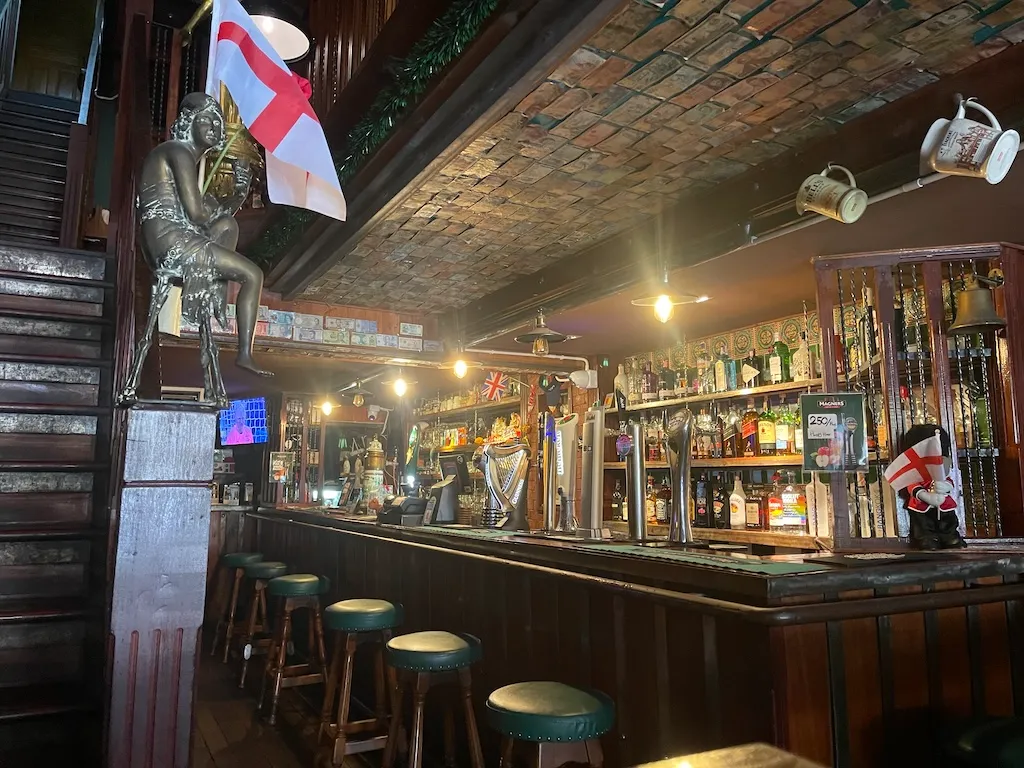 old English pub