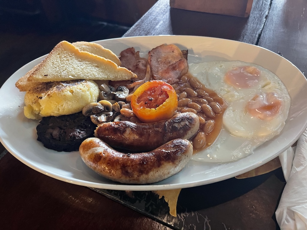 full monty English breakfast