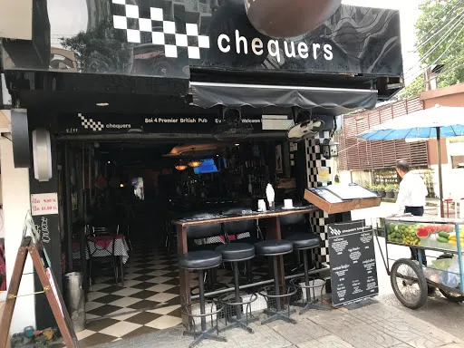 English pub cheap beer