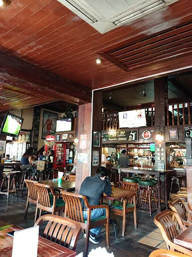 robin hood pub bangkok