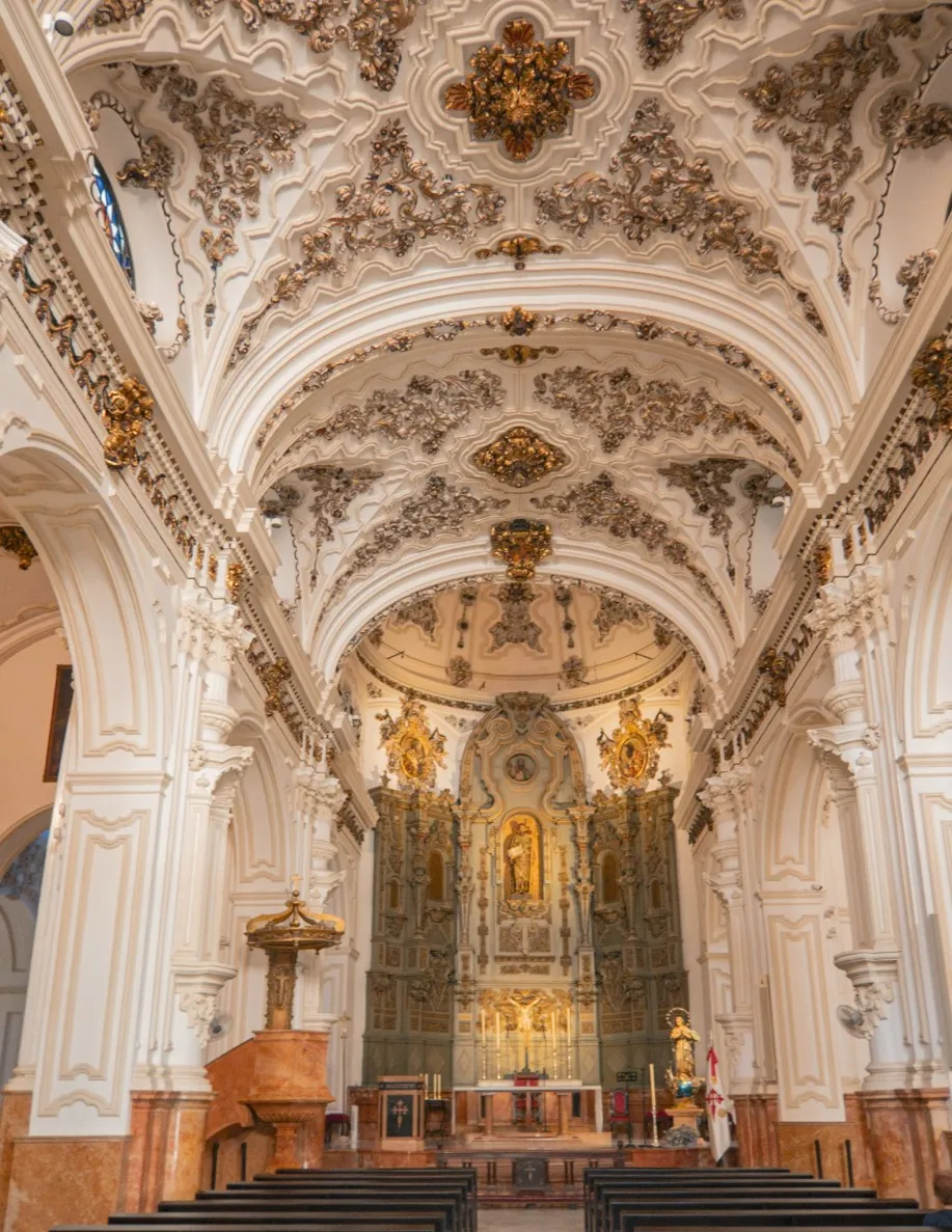 inside Parroquia Santiago Apóstol Málaga chuech