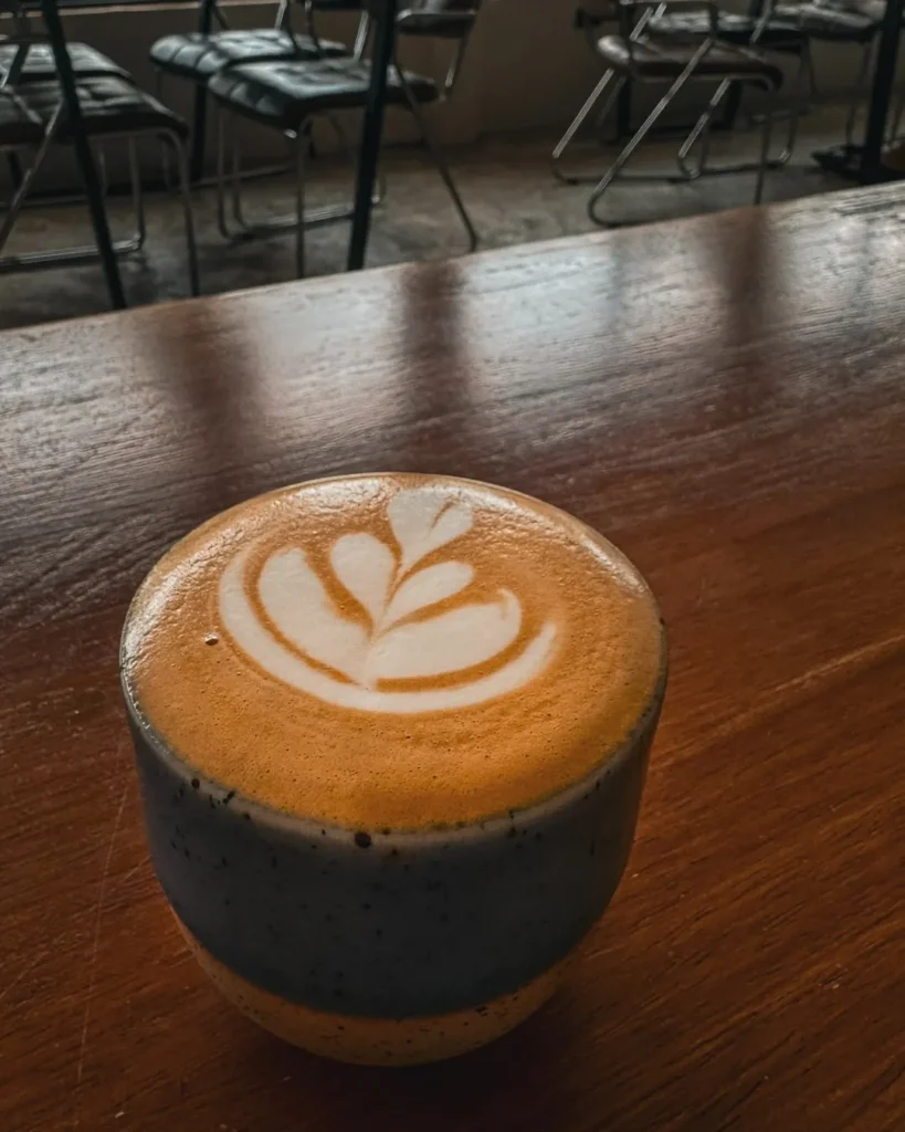 cafe choeng mon