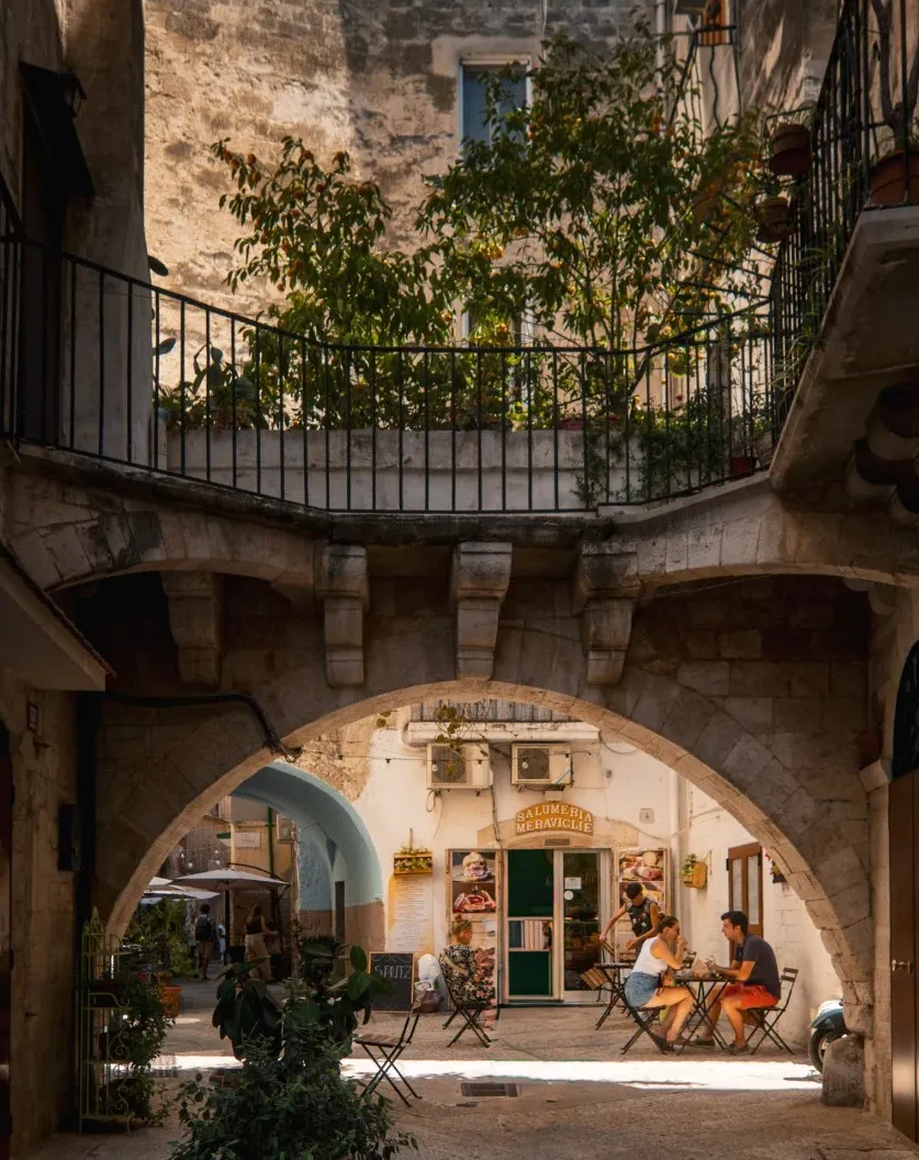free things to see in bari old town