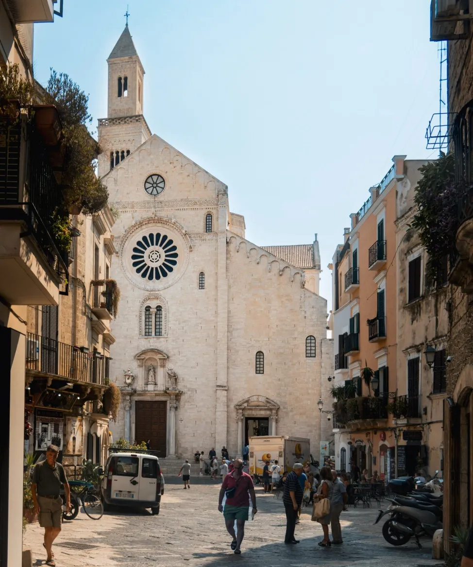 best place to stay in bari