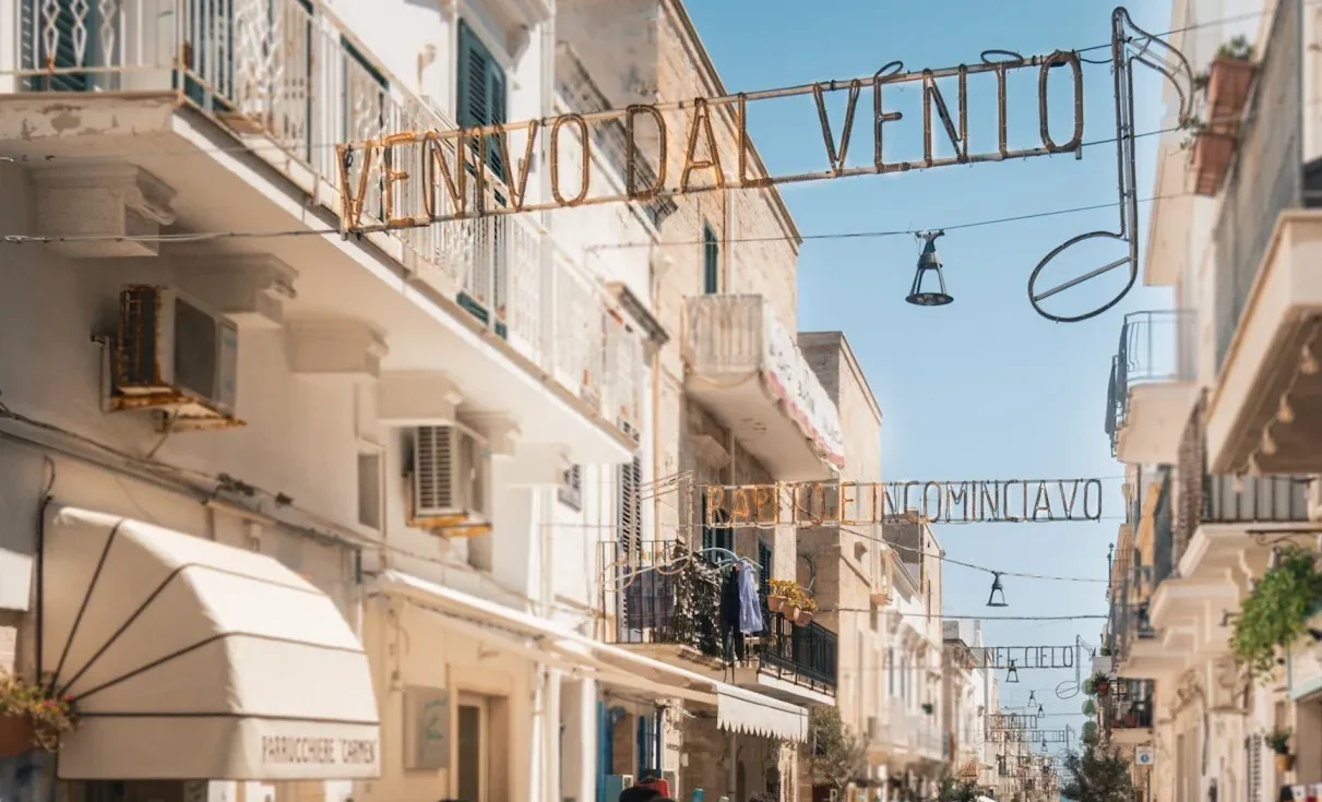 what to do in Poliganano a mare