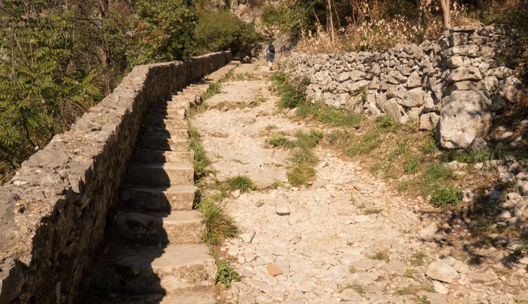 path up to st joghs fortress 