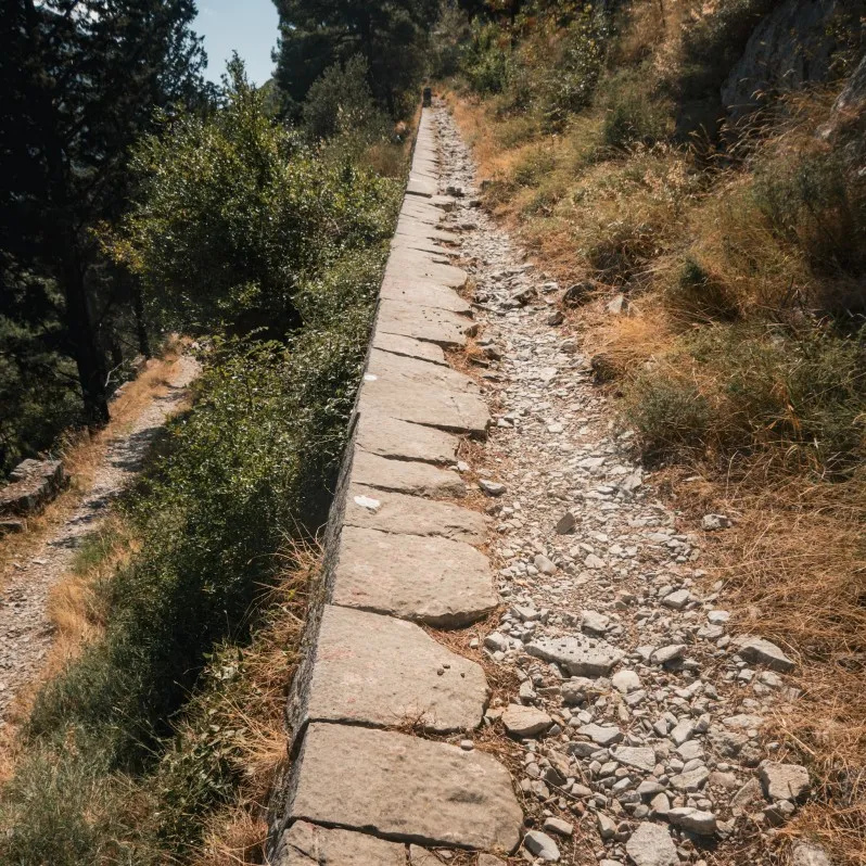 steep gravel path fort vrmac