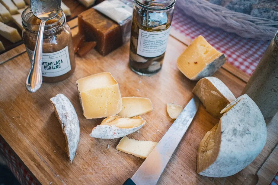 Njeguški pršut and sheep's cheese platter
