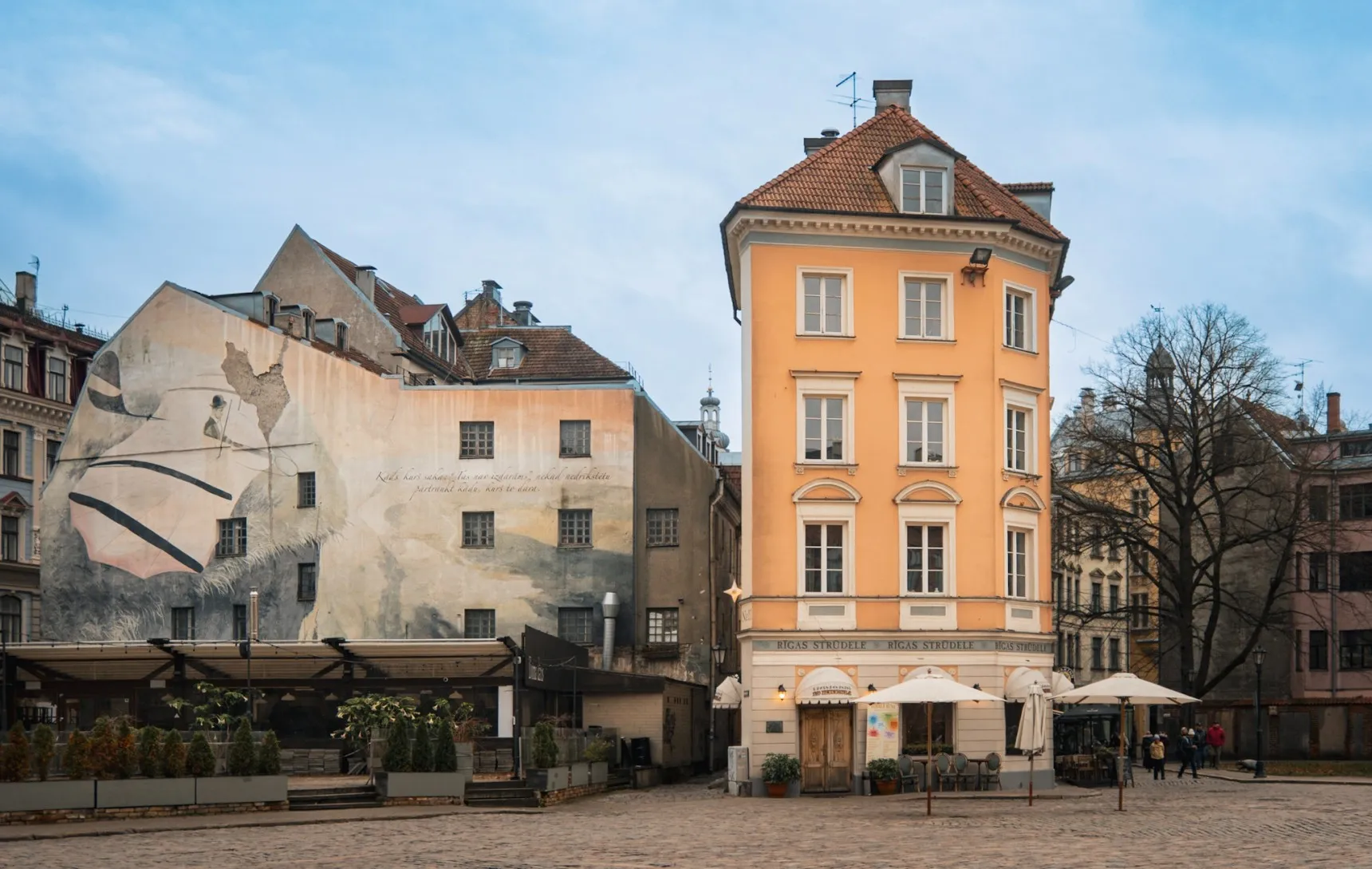 riga old town things to do
