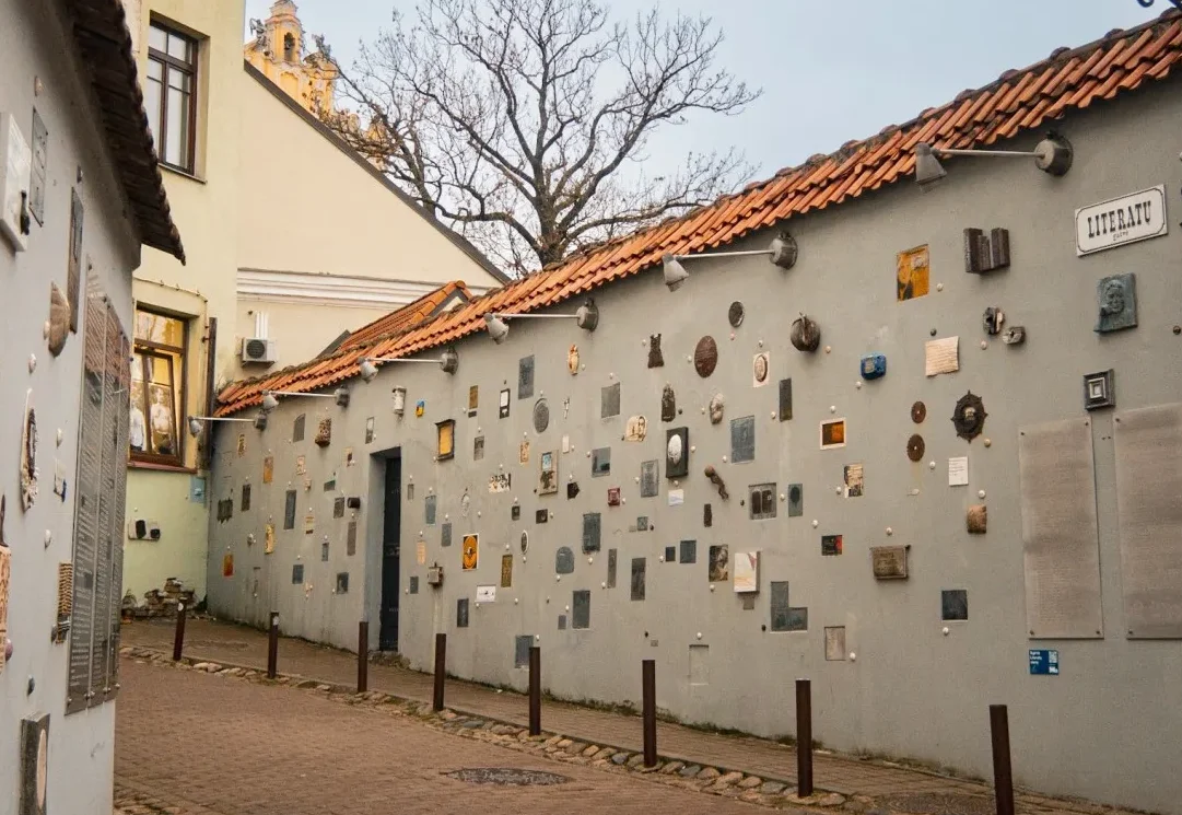 what to do vilnius old town Literatai Street