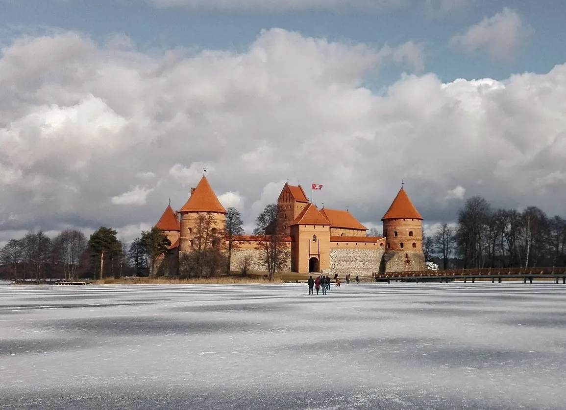vilnius day trip trakai castle