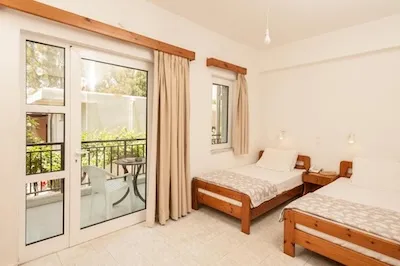 niriis hotel agioi apostoloi chania budget aparthotel