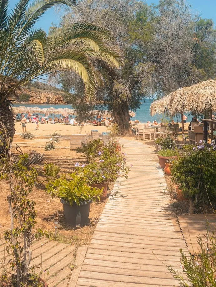 Parasol seating on the sand at Giorgio's Kantine, Yannis Beach
