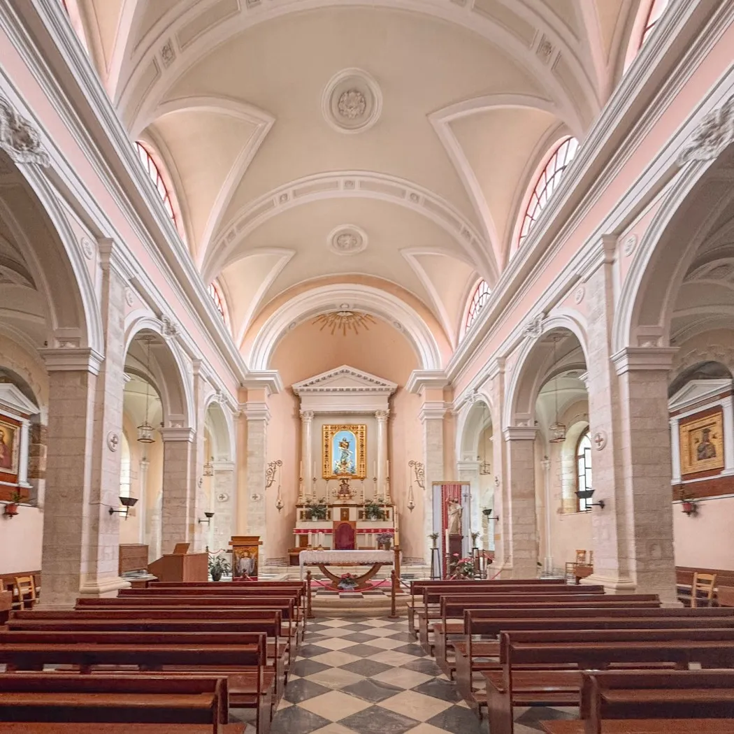 inside catholic church chania