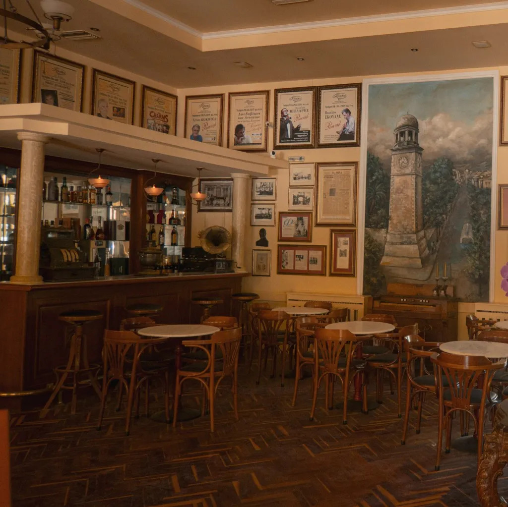 the oldest cafe in chania, kipos
