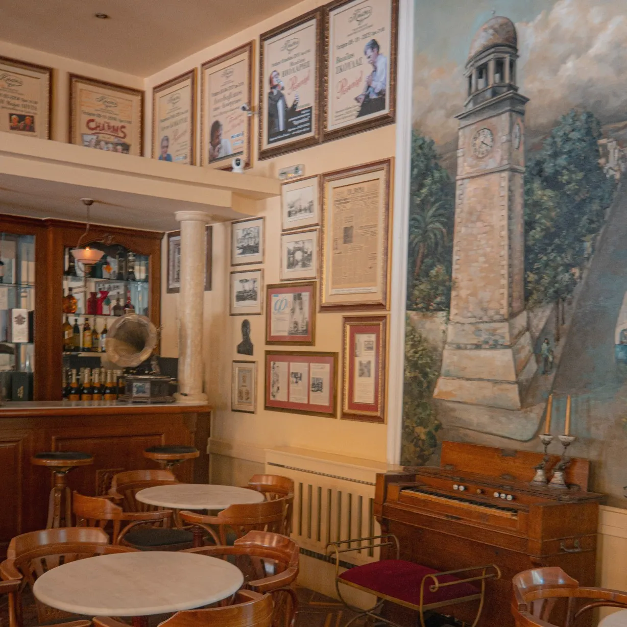 bar area of kipos cafe 