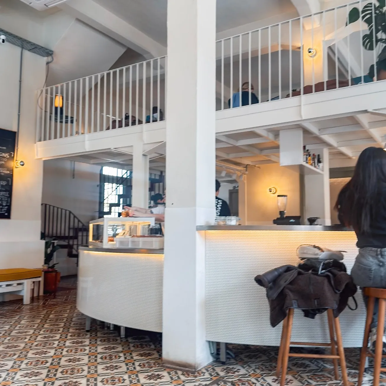 inside kross cafe chania