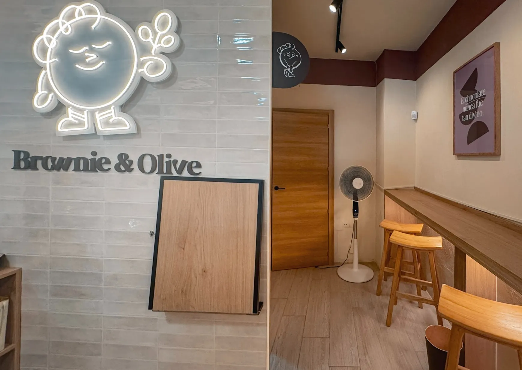 inside brownie & olive malaga