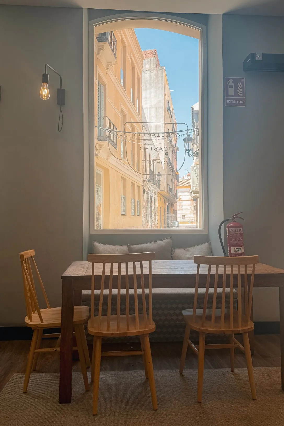 inside bueno cafe malaga