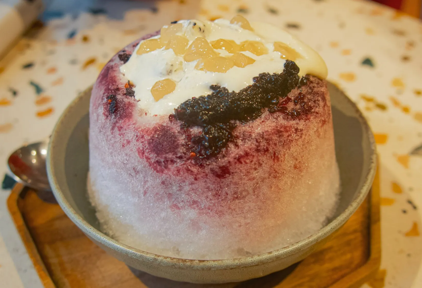 shaved ice from Fengkou Ice Room (奉口冰室) in chishang township
