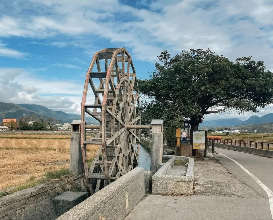 large chishang water wheel